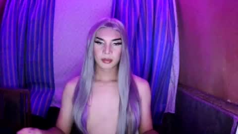 whispering_ering online show from July 26, 12:56 pm