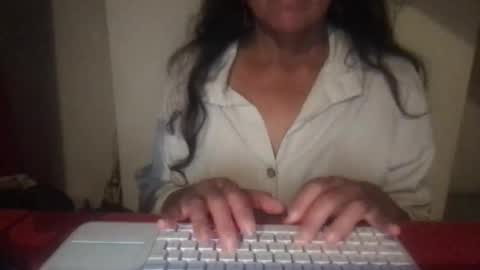 Snapshot of whisperingfire chatting on October 20, 5:35 pm Mel online show from October 20, 5:35 pm