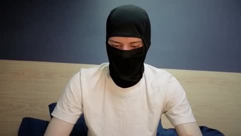 whispero_o online show from December 3, 5:33 pm