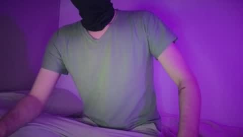 Snapshot of whispero_o chatting on May 14, 8:37 pm whispero_o online show from May 14, 8:37 pm