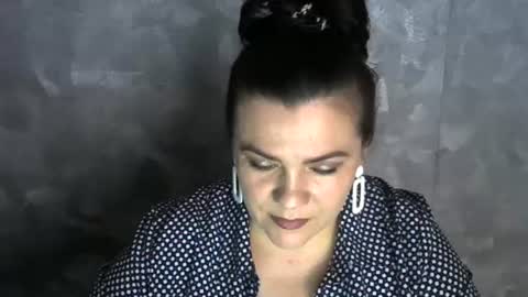 Snapshot of white__queen_ chatting on June 16, 6:38 am white__queen_ online show from June 16, 6:38 am