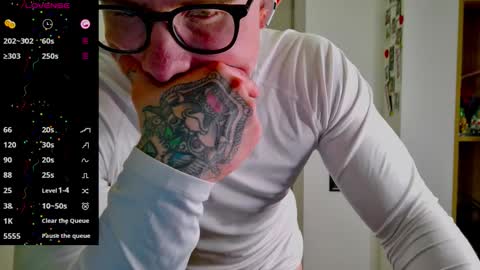 Max online show from February 26, 5:01 pm