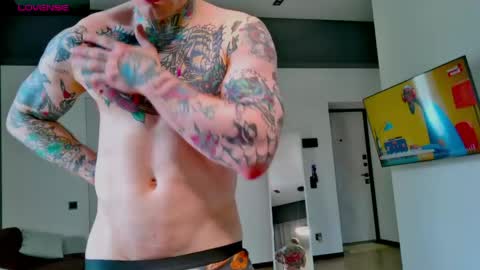 Snapshot of white_king999 chatting on May 12, 9:39 am Max online show from May 12, 9:39 am