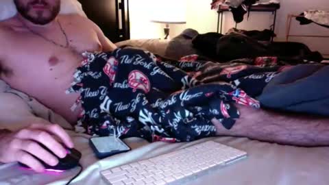 whitebubblebutt44 online show from November 17, 1:33 am