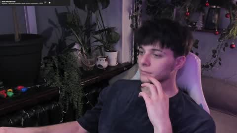 Gus online show from December 28, 7:43 pm