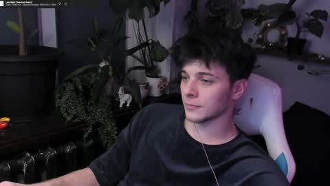 Gus online show from January 3, 5:31 pm