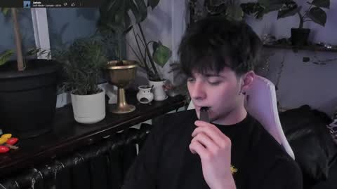 Gus online show from January 24, 6:14 pm