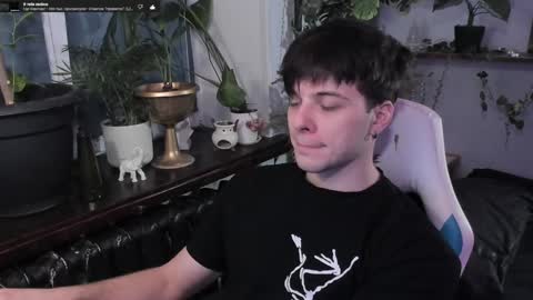 Gus online show from February 4, 6:06 pm