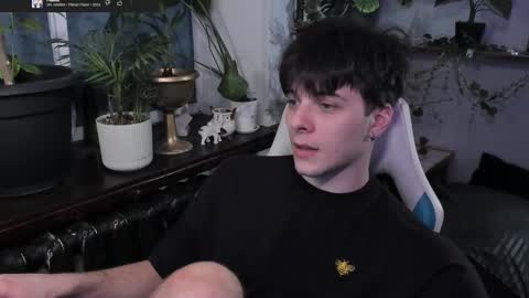 Gus online show from February 10, 6:45 pm