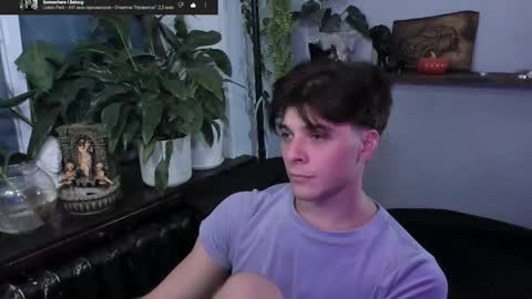 Gus online show from October 16, 7:59 pm