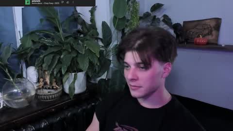 Gus online show from October 19, 8:53 pm