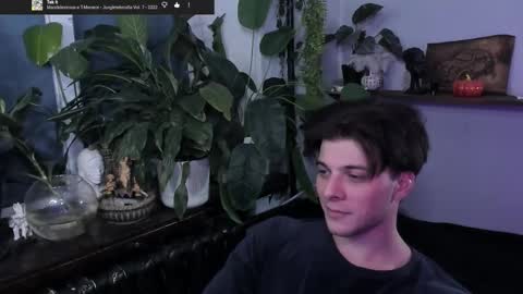 Gus online show from November 12, 9:25 pm