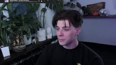 Gus online show from November 27, 9:28 pm