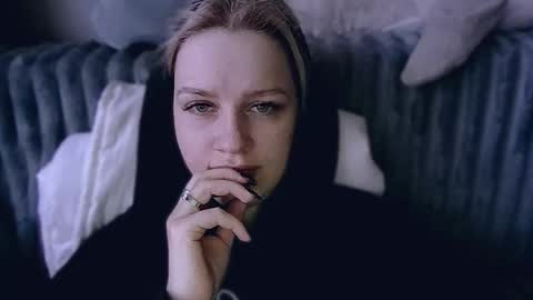 whitehex666 online show from March 11, 10:10 am