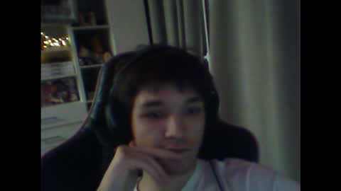 whitekingg online show from November 23, 1:33 pm