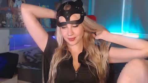 Snapshot of whitekittykitten chatting on October 31, 12:50 pm Whitekittykitten online show from October 31, 12:50 pm