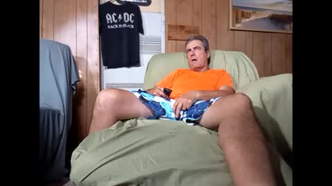 Snapshot of whitelion67 chatting on January 17, 7:50 pm whitelion67 online show from January 17, 7:50 pm