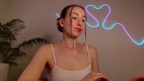 Snapshot of whiteprincessluna chatting on May 11, 4:04 pm You wont find me here on Saturdays and Sundays online show from May 11, 4:04 pm