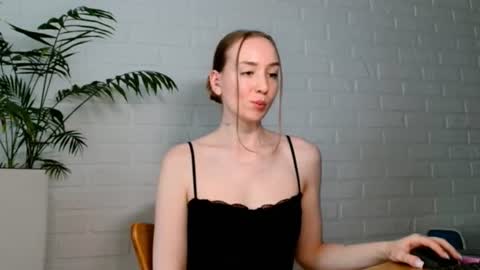 Snapshot of whiteprincessluna chatting on June 18, 2:32 pm You wont find me here on Saturdays and Sundays online show from June 18, 2:32 pm