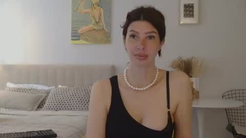 Snapshot of whitequeen888 chatting on June 17, 4:37 am White Queen online show from June 17, 4:37 am