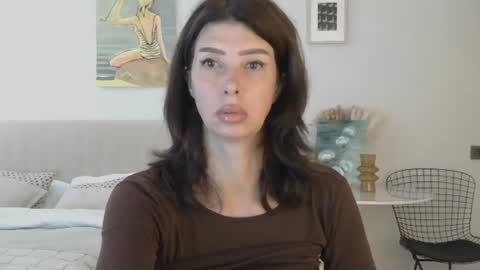 White Queen online show from July 10, 2:49 am