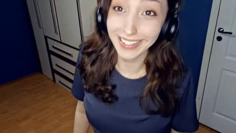 Cindy online show from April 24, 3:47 pm