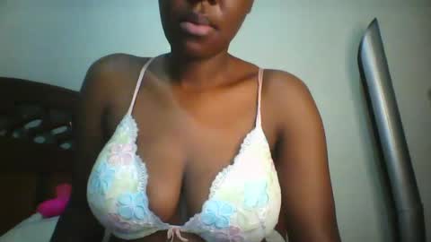 Snapshot of whitney_ly chatting on May 6, 12:32 pm whitney_ly online show from May 6, 12:32 pm