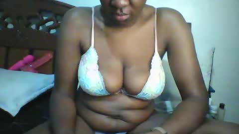 Snapshot of whitney_ly chatting on June 10, 10:14 am whitney_ly online show from June 10, 10:14 am