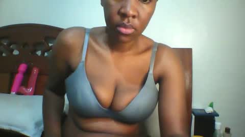Snapshot of whitney_ly chatting on June 11, 7:17 am whitney_ly online show from June 11, 7:17 am