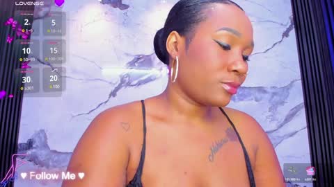 Snapshot of whitneywells chatting on December 9, 5:07 am whitney online show from December 9, 5:07 am