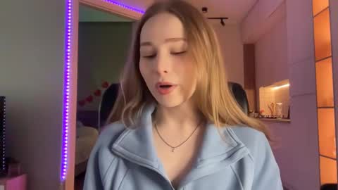 Alisa online show from December 8, 6:33 am