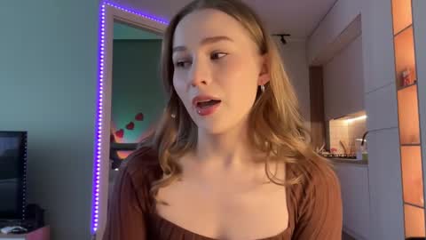 Alisa online show from December 21, 7:35 am