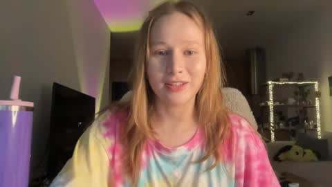 Snapshot of whoisalisa chatting on May 3, 7:36 am Alisa online show from May 3, 7:36 am