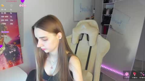 Abby  online show from January 5, 9:03 pm