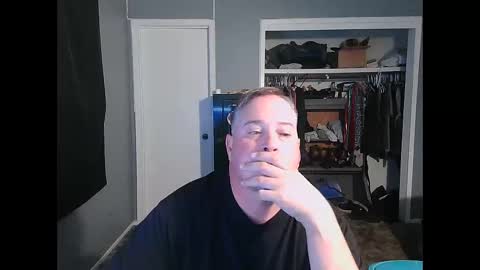 Snapshot of whydoidothis77 chatting on November 10, 4:00 am whydoidothis77 online show from November 10, 4:00 am