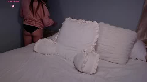 Snapshot of wickedwifexo chatting on May 8, 1:11 am WickedWifeXO online show from May 8, 1:11 am
