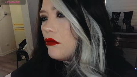 Snapshot of wickedxqueen chatting on April 15, 7:58 pm Laura online show from April 15, 7:58 pm