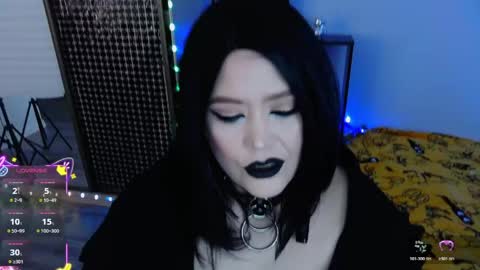 Snapshot of wickedxqueen chatting on April 18, 3:16 pm Laura online show from April 18, 3:16 pm