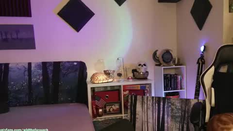 Snapshot of widthofapeach chatting on November 8, 5:40 am Gretchen Jimmy online show from November 8, 5:40 am