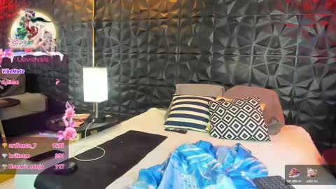 sussy online show from December 18, 3:55 pm