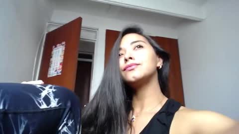 Ilauren online show from February 25, 1:32 pm