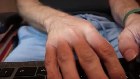 Snapshot of wiggo8 chatting on September 17, 3:08 am HornDawg online show from September 17, 3:08 am