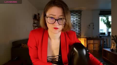 wild_peony online show from October 26, 2:01 pm