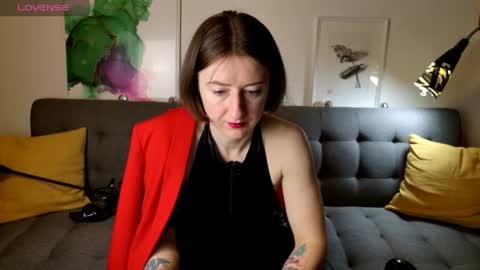 wild_peony online show from May 2, 8:47 pm