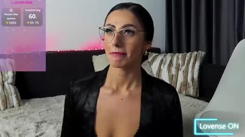 WildWhispers online show from November 27, 5:53 am