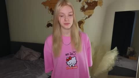 Snapshot of wildadearborn chatting on February 21, 9:13 am Ava online show from February 21, 9:13 am