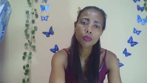 Snapshot of wildah chatting on May 7, 10:53 am wildah online show from May 7, 10:53 am