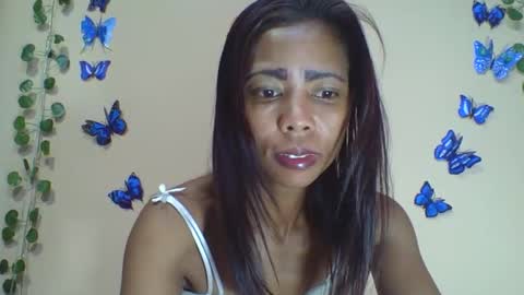 Snapshot of wildah chatting on May 19, 3:35 am wildah online show from May 19, 3:35 am