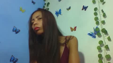 Snapshot of wildah chatting on June 3, 12:24 am wildah online show from June 3, 12:24 am