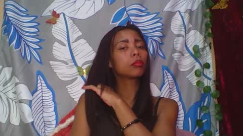 Snapshot of wildah chatting on June 7, 1:04 pm wildah online show from June 7, 1:04 pm